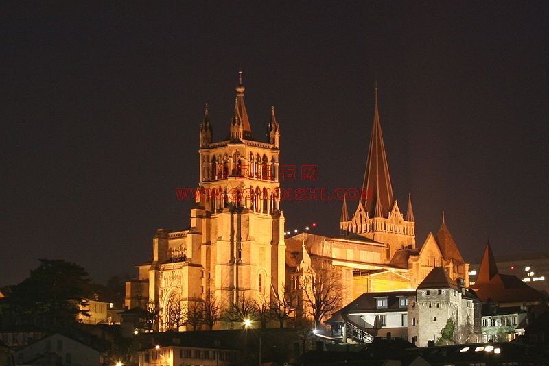 800px-Cathedrale_Lausanne_nuit_2006[1]洛桑大教堂.jpg
