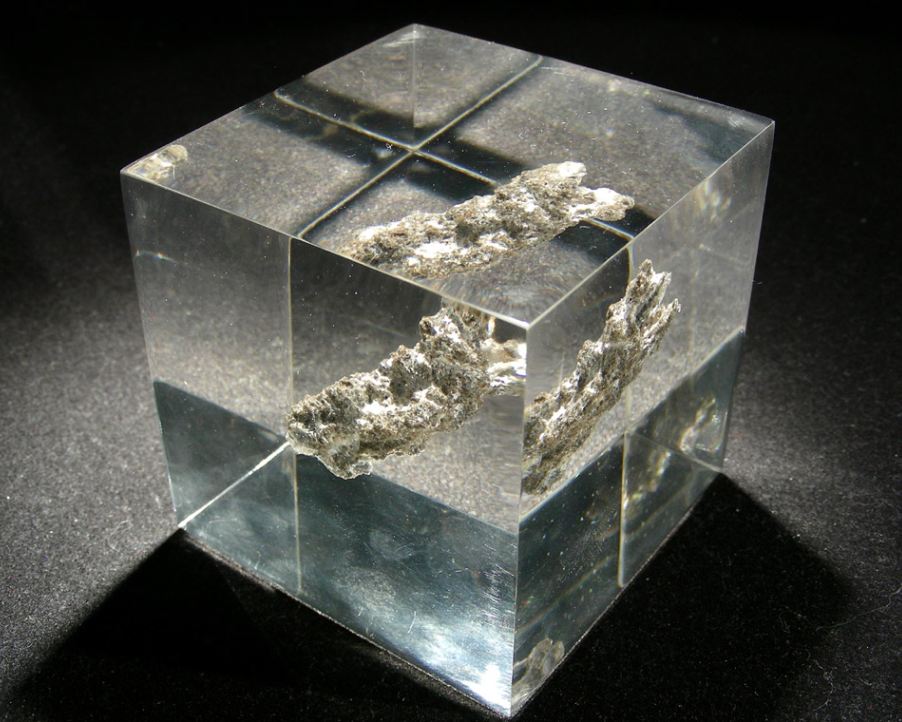 fulgurite_cube_3[1].jpg