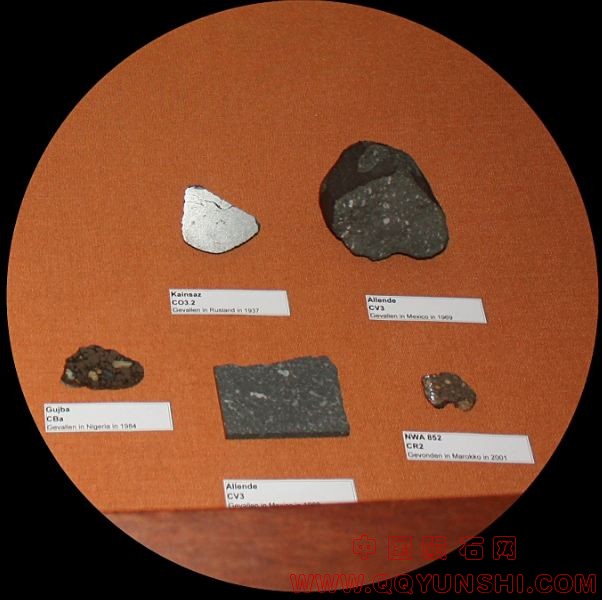 showcase_1b_small_detail[1].jpg