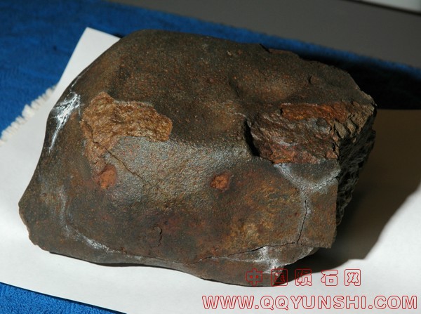 陨石熔壳5.jpg
