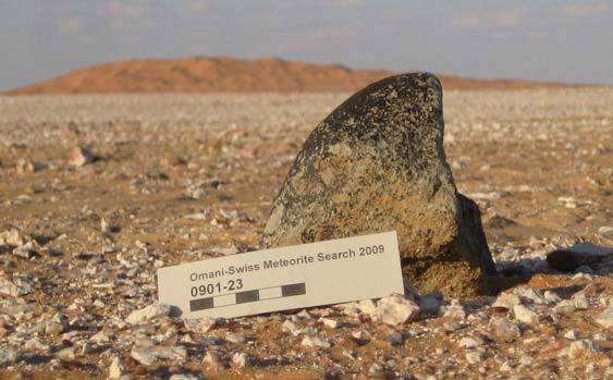 090518-achondrite-oman-02.jpg