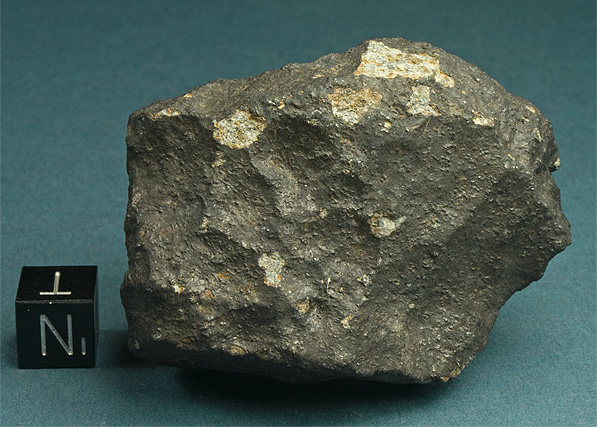 Fusion crust meteorite 57 Thuathe.jpg