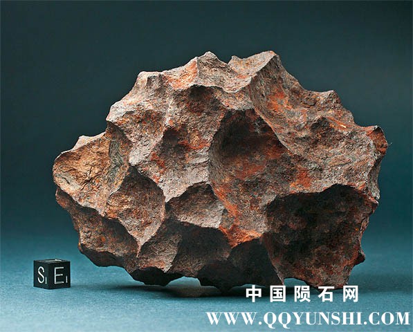 Henbury_Eisenmeteorit_1.7kg..jpg