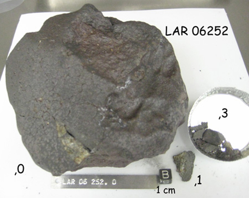 lar06252,0post.jpg