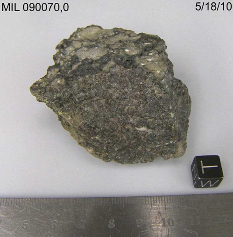 MIL090070,0TW.jpg