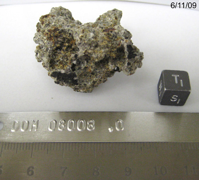 DOM08008,0S.jpg