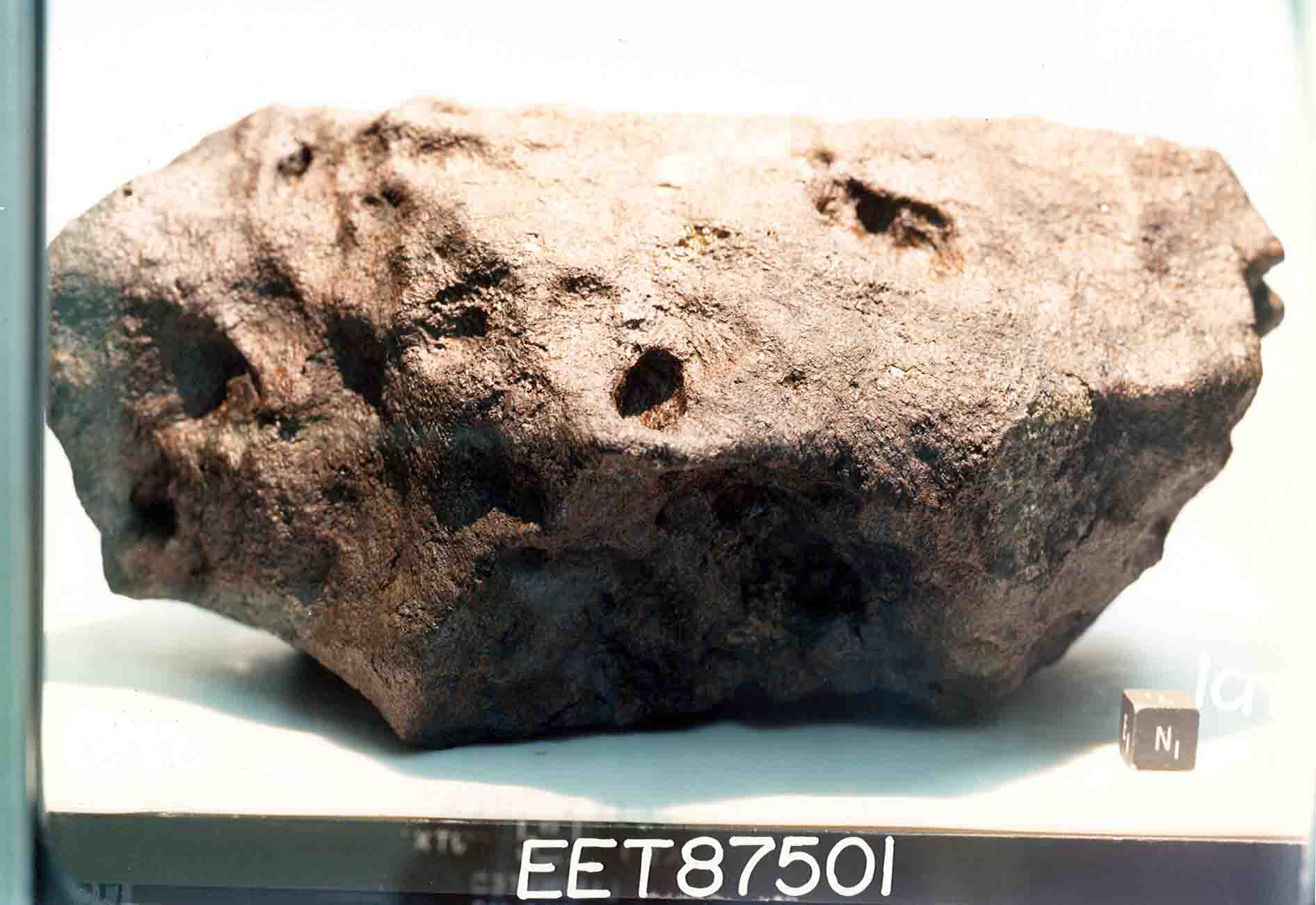 EET87501A.jpg
