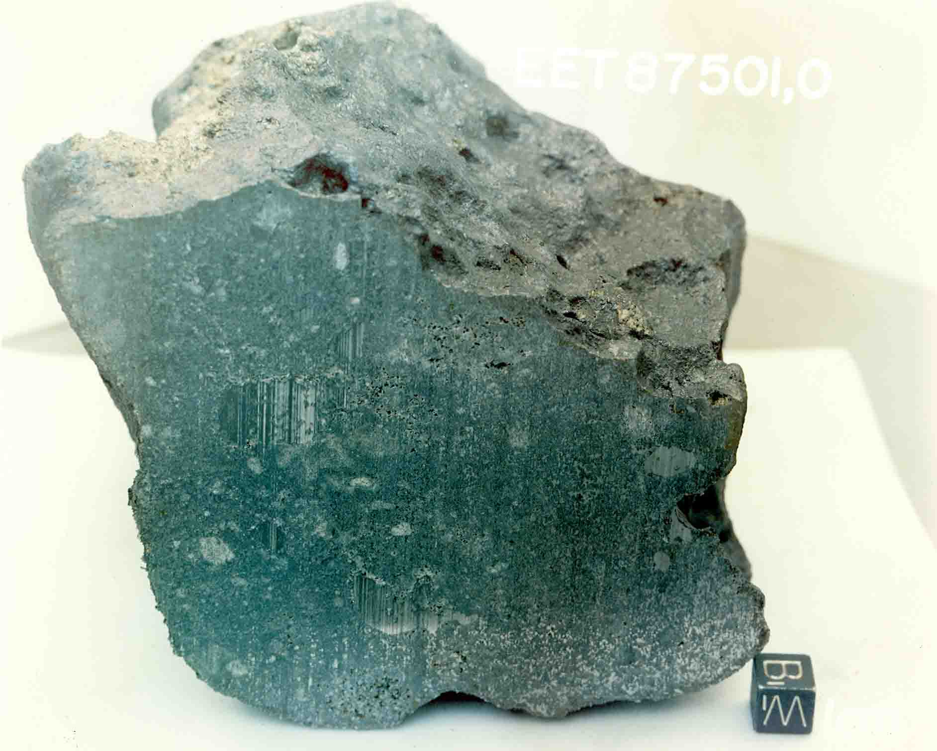 EET87501H.jpg
