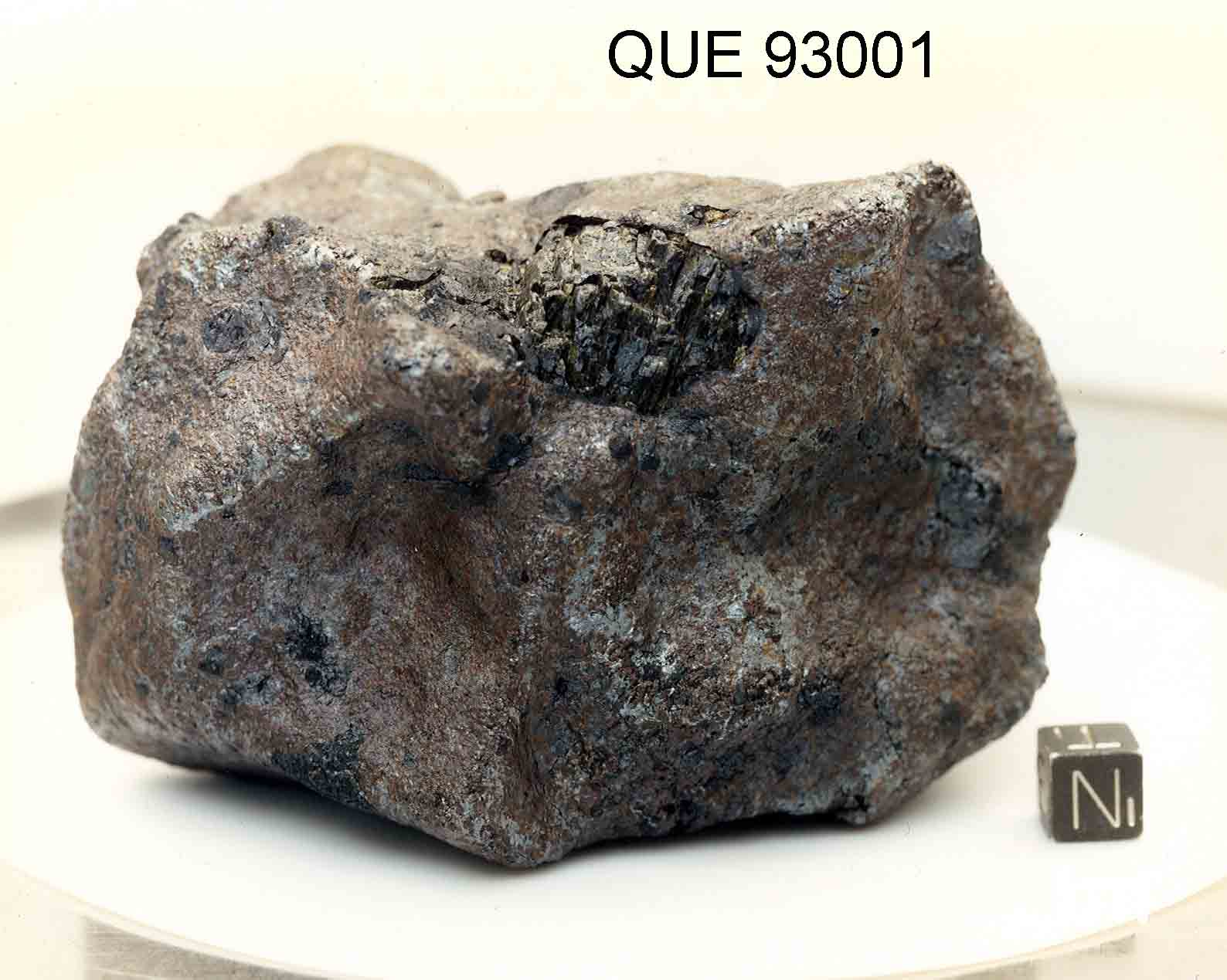 QUE93001B.jpg