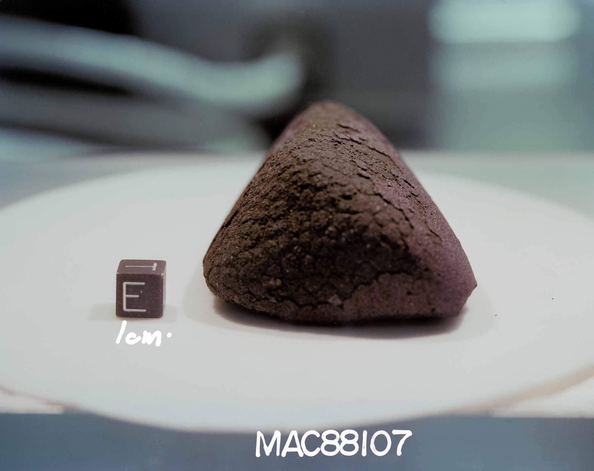 MAC88107(s89-39222).jpg