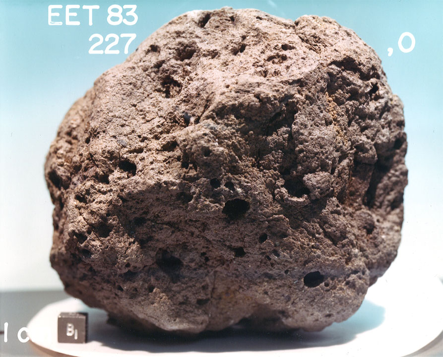 EET83227B.jpg