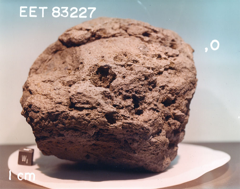 EET83227D.jpg