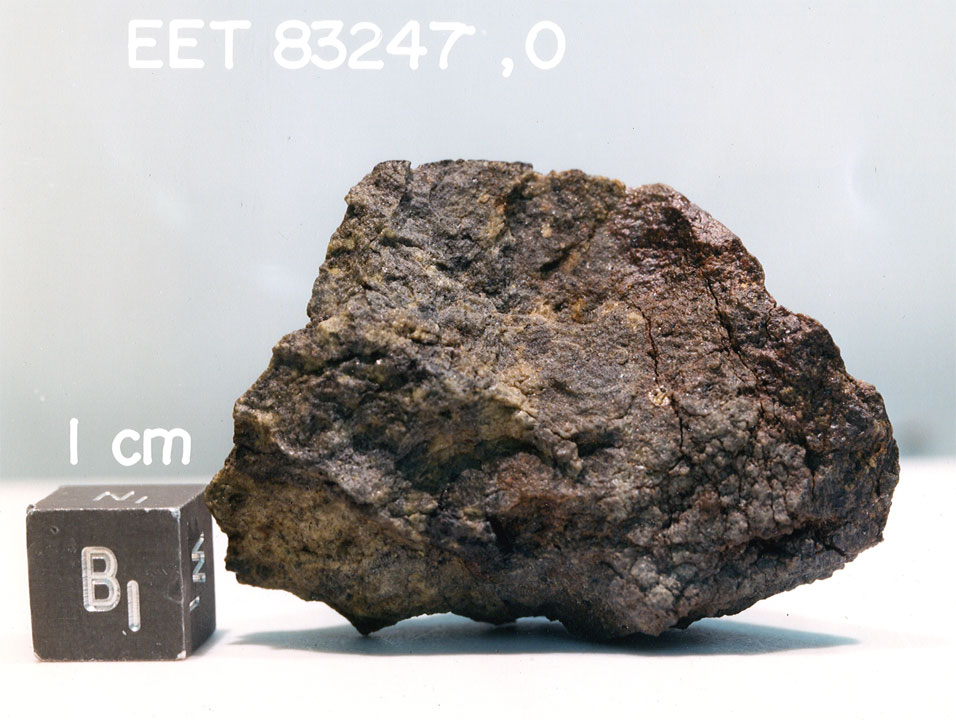 EET83247E.jpg