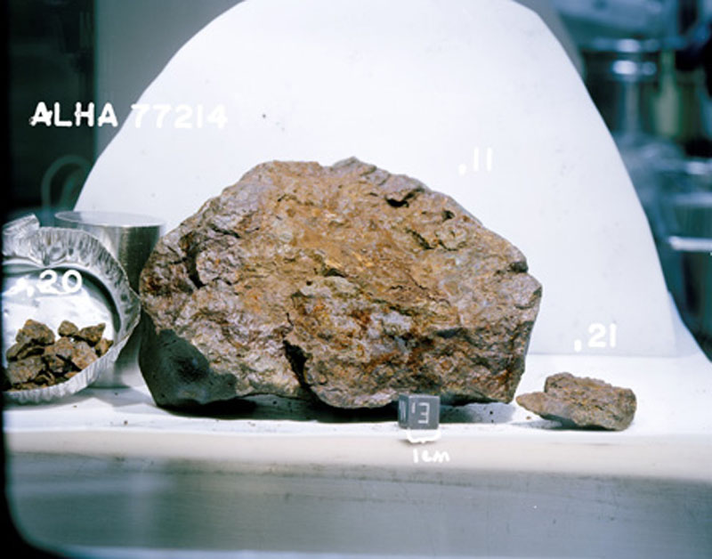 ALHA77214(S90-32641).jpg