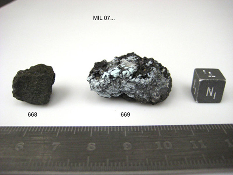 mil07668,669n.jpg