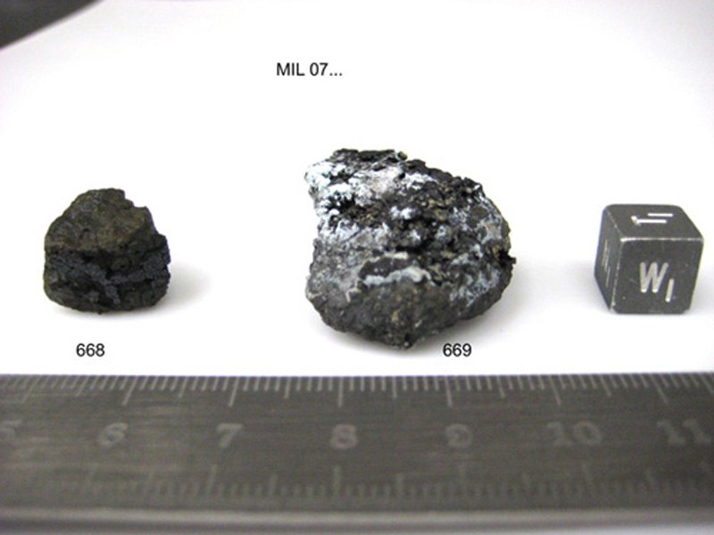 mil07668,669w.jpg