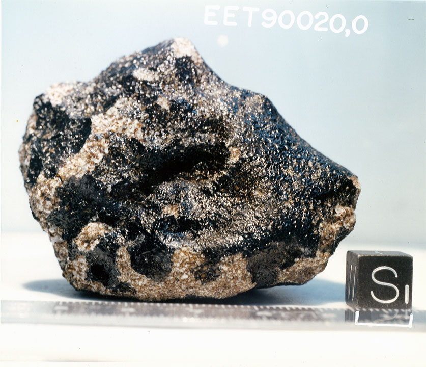 eet90020a.jpg