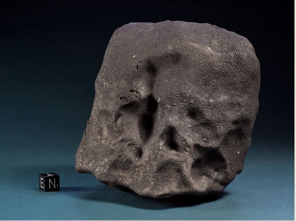 Meteorite_1.98 kg Chelyabinsk 597.jpg