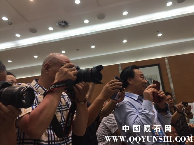 图为会场一撇2.JPG