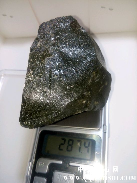 疑似玻璃陨石