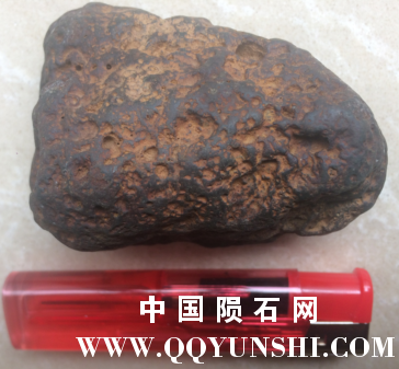 比同等尺寸石头重两倍左右