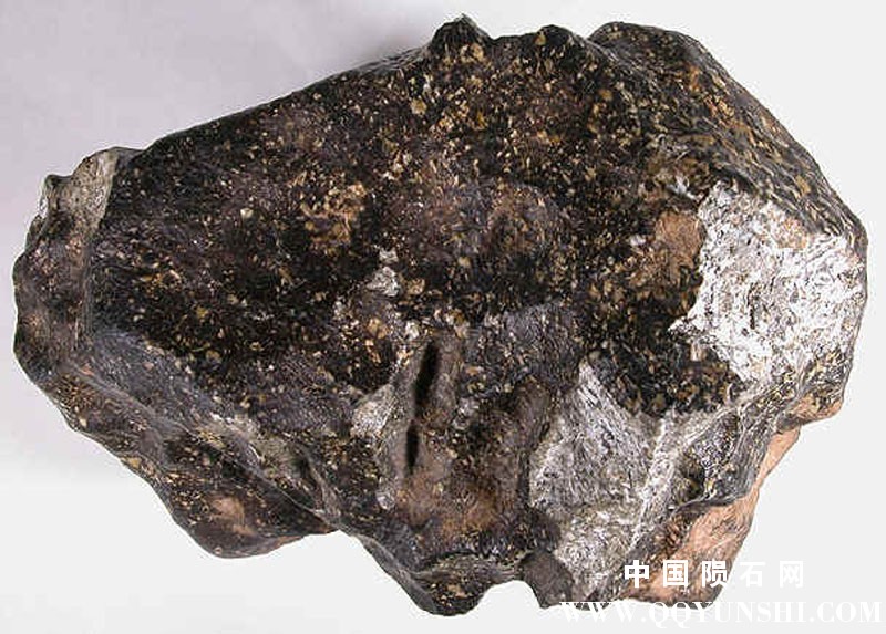灶神星陨石 NWA 2650 EUCRITE-2.jpg
