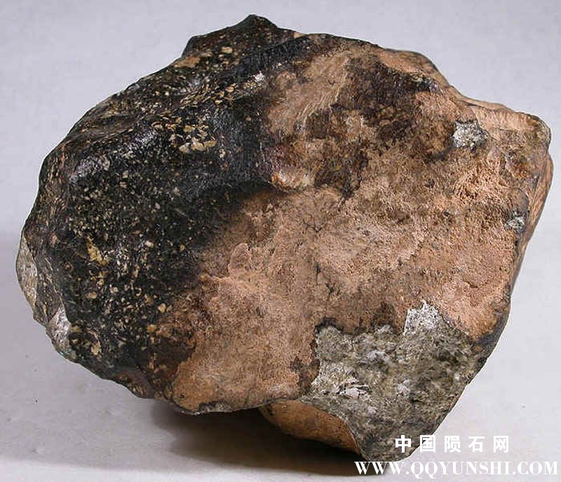 灶神星陨石 NWA 2650 EUCRITE-7.jpg