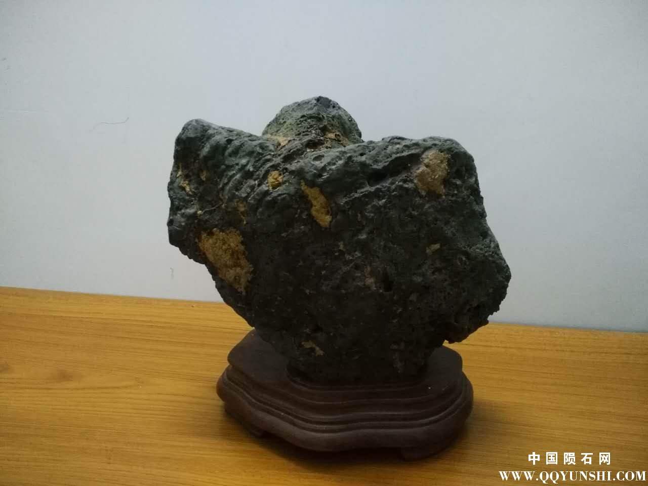 站立背面.jpg