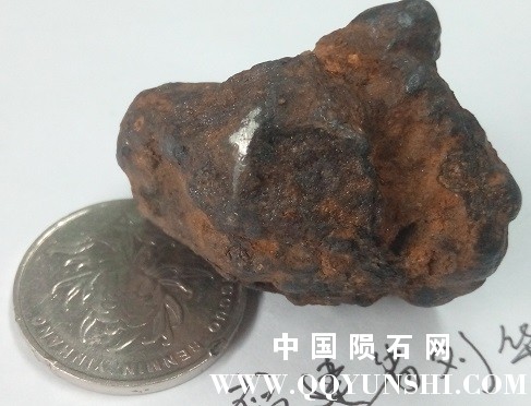 可见金属光泽