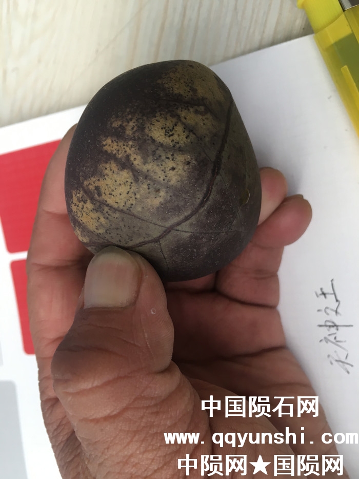 古铜色