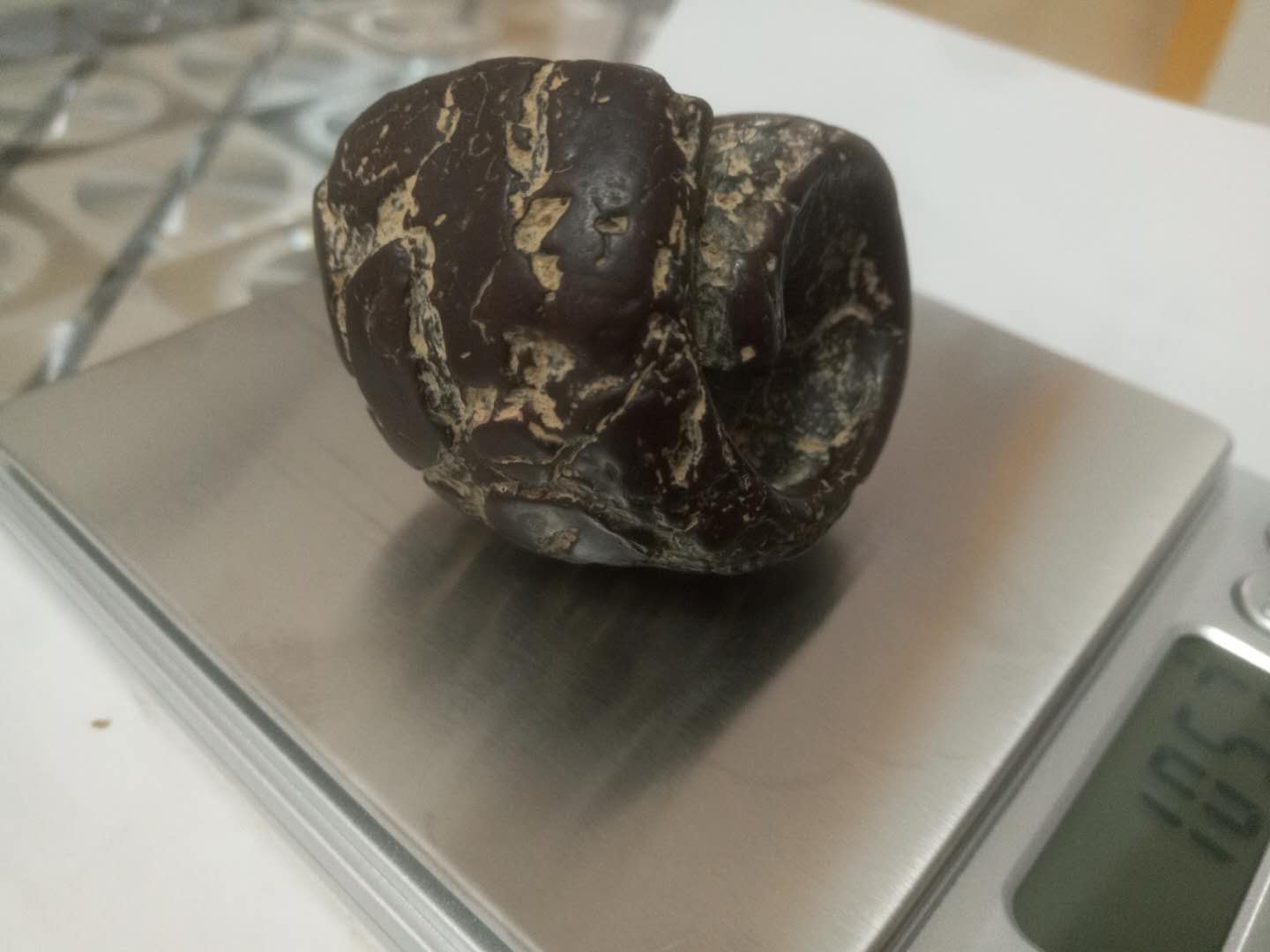都是带有点磁性的但是很弱