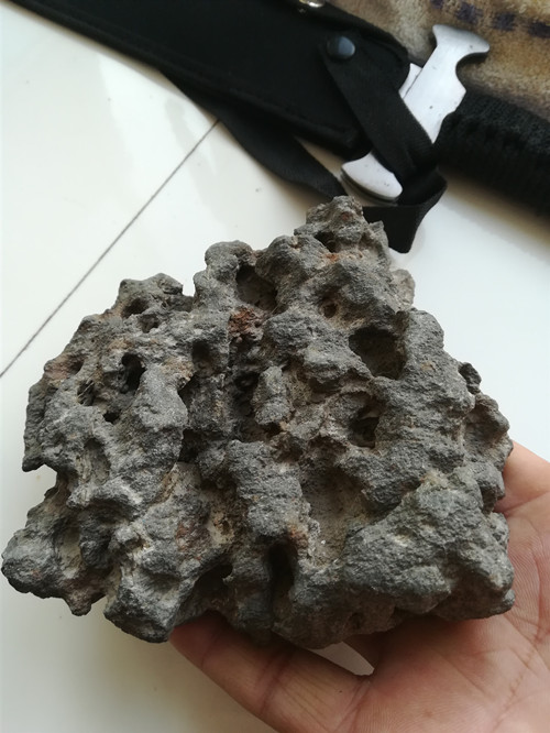同其中一面，拍照角度不同