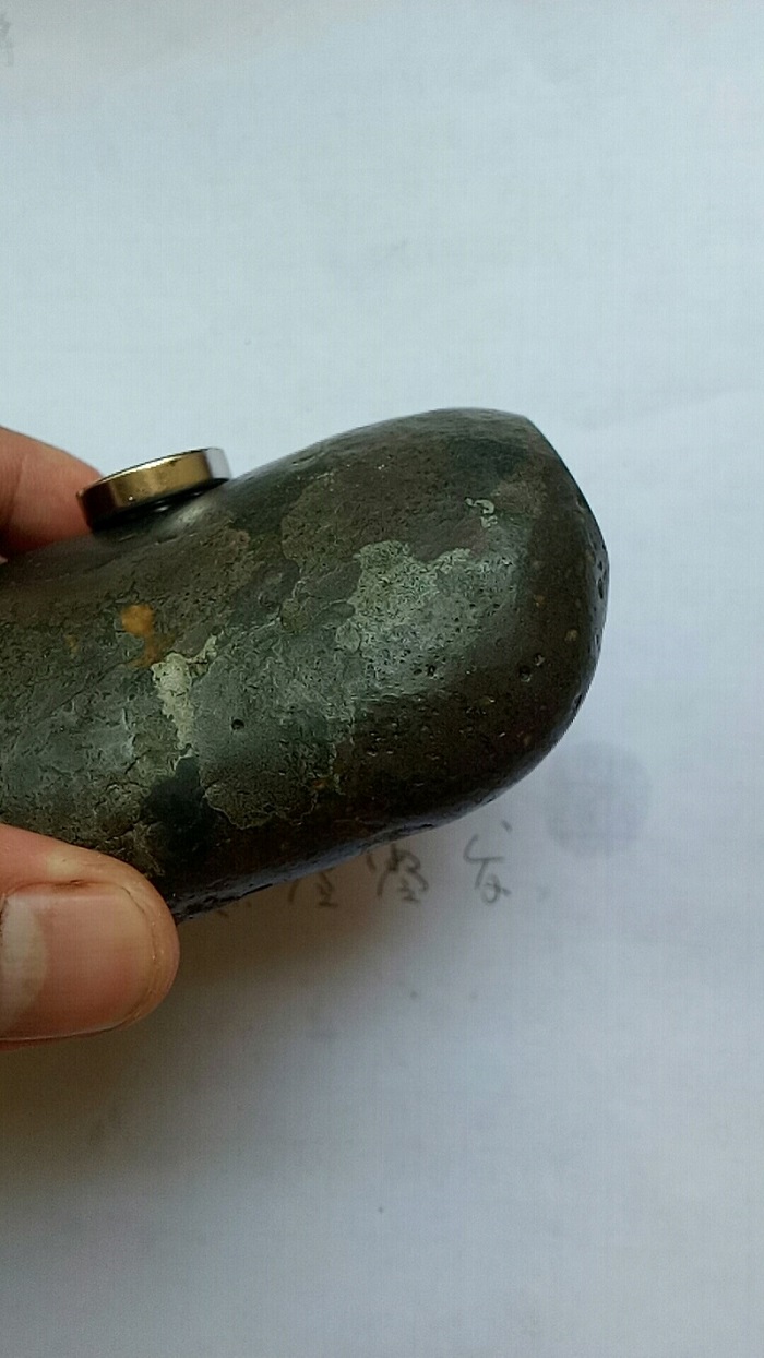 南方水蚀多，熔壳不明显