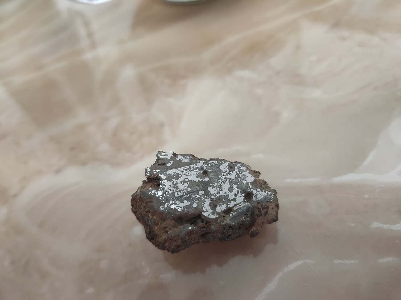 块状物的部分切割面