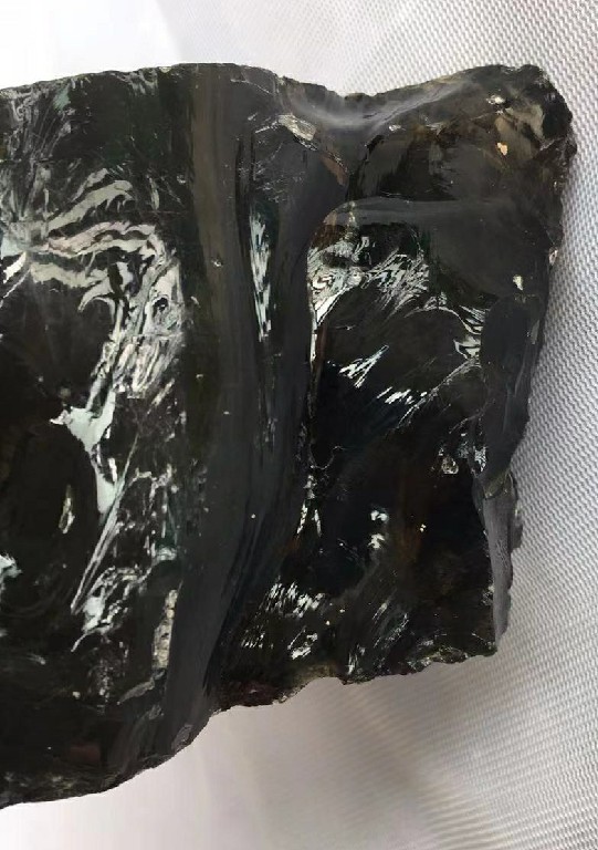 侧面可见气流痕